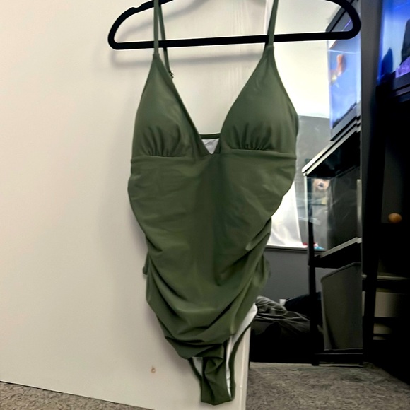 Cupshe bathing suit - Picture 1 of 2